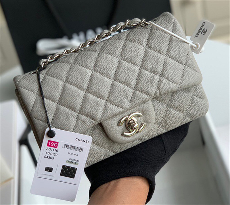  Classic Double Flap Bag Quilted Caviar 20CM