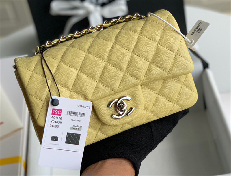  Classic Double Flap Bag Quilted Caviar 20CM