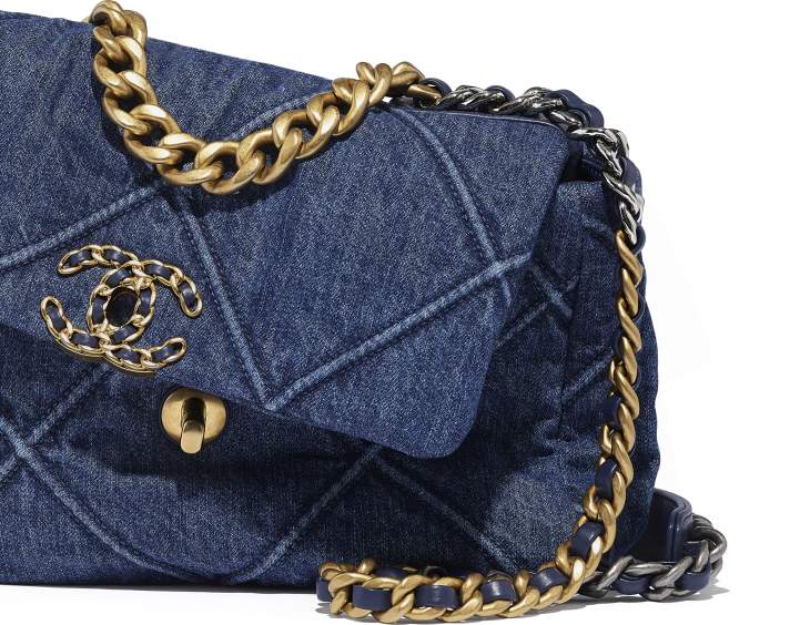  Chanel 19 Flap Bag