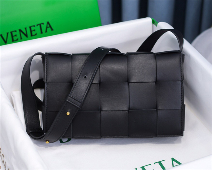 Bottega Veneta Cassette Bag 578004