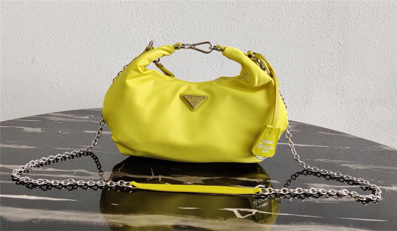 Prada Re-Edition 2006 nylon bag 1BH172