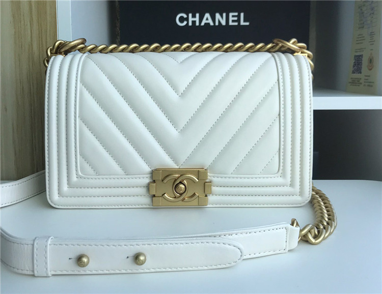 Chanel Boy Chanel Handbag 67085 V Pattern 25Cm