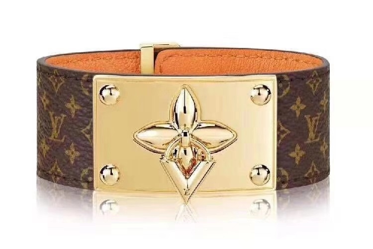 Louis Vuitton Monogram Essential V Bracelet